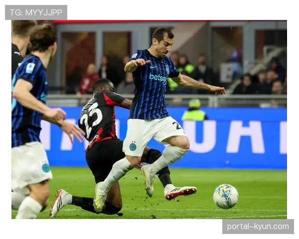 国际米兰迎战AC米兰,争冠天王山之战一触即发 国际米兰迎战AC米兰,争冠天王山之战一触即发